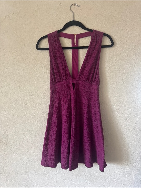 Free People Dresses & Skirts - Free People Textured Deep V Mini Dress in Plum
